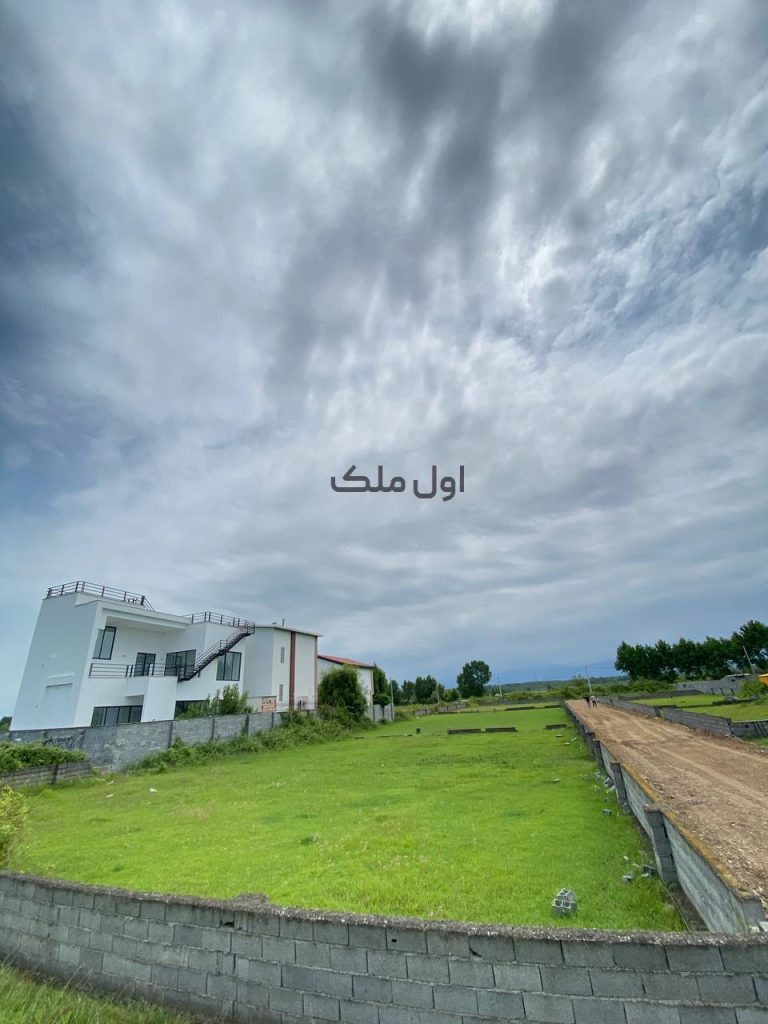 زمین 1000 متری با بر 60 متر در نور